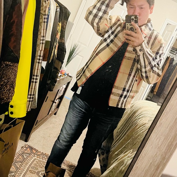 Burberry Men's Crossmoor Check Harrington Jacket in Archive Beige Check - Picture 5 of 5